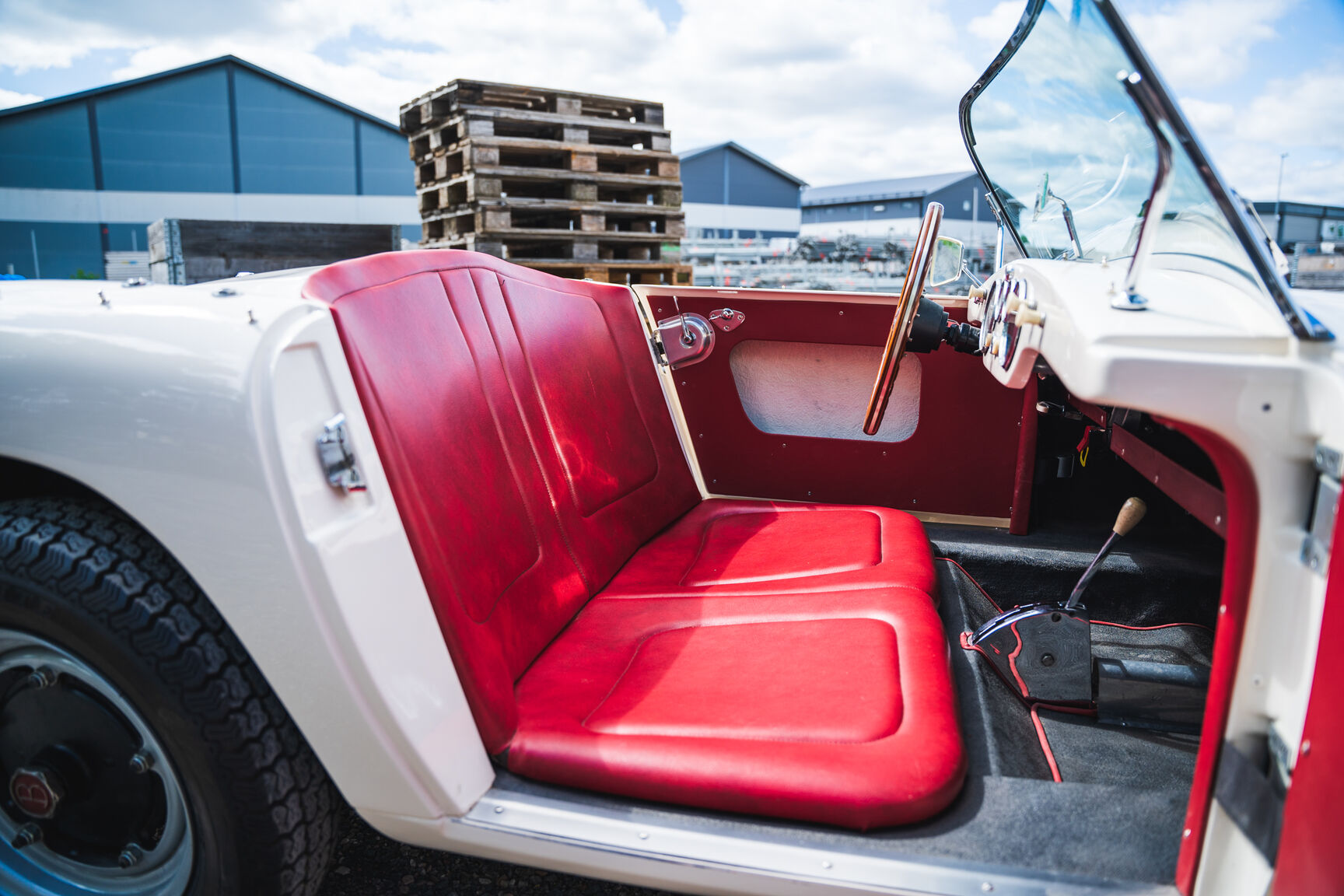 Interior image of 1960 Berkeley B95 (6)