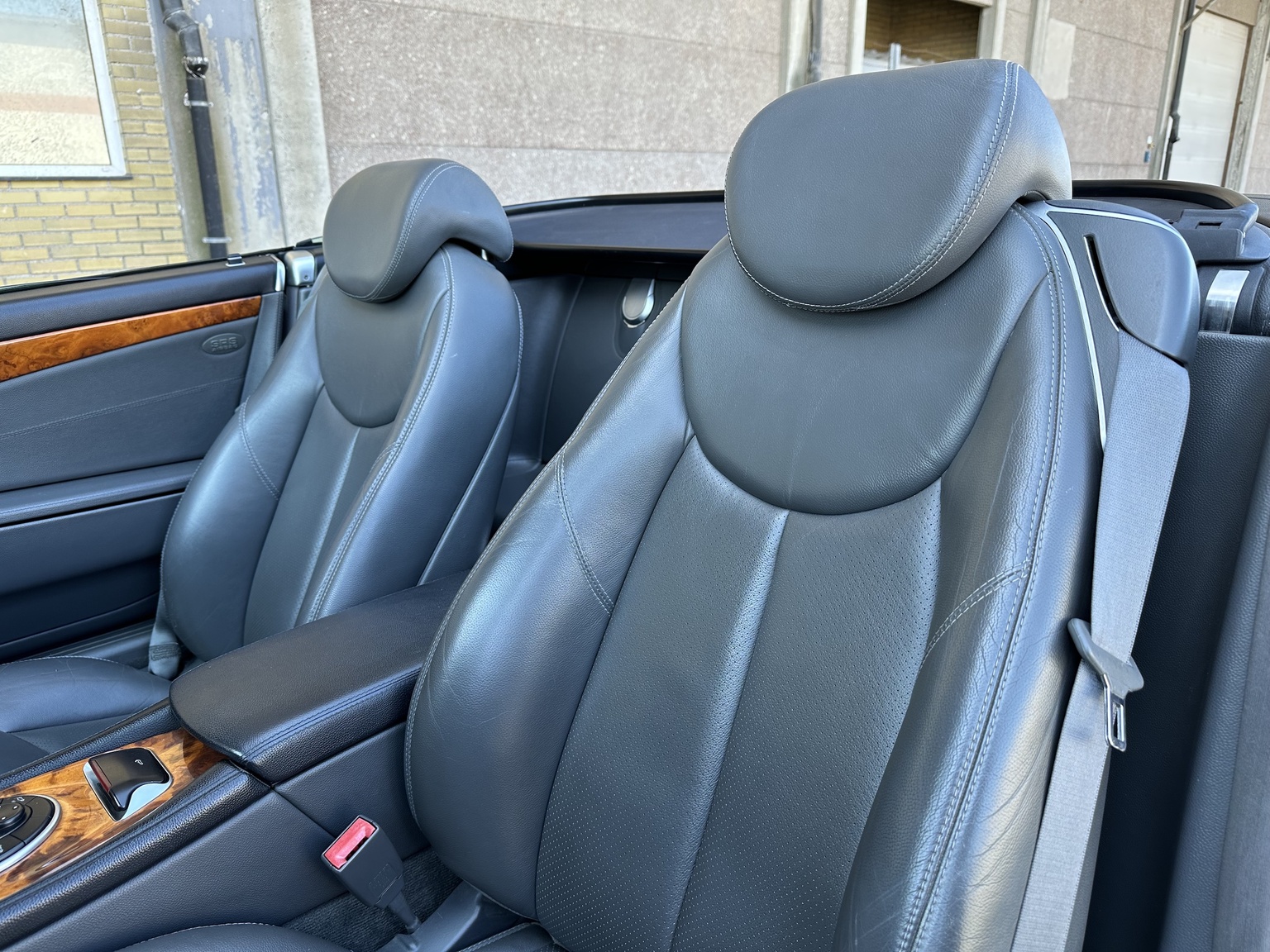 Innenraumfoto von 2002 Mercedes SL 500 (8)