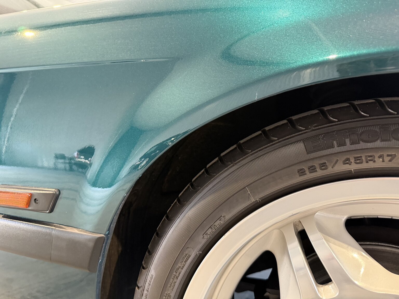 Exteriörbild på 1995 BMW 325i Coupé AVUS Edition "No Reserve Auction"