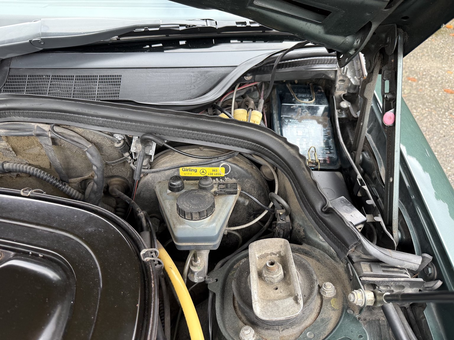 Image of 1989 Mercedes-Benz 190 E mechanics