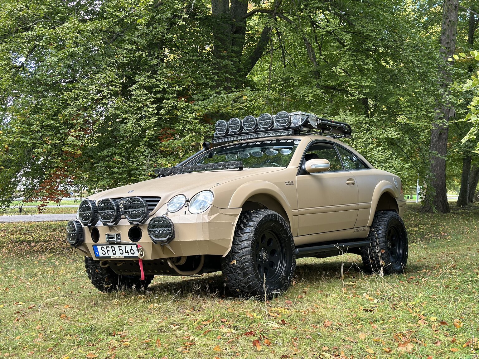 Exterior image of 2001 Mercedes-Benz CL600/ML 55 AMG