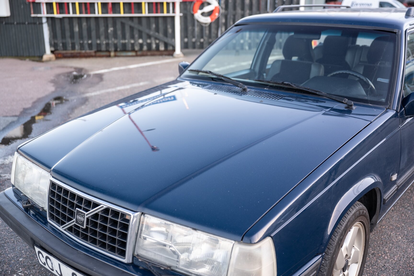 Exterior image of 1998 Volvo 940 Turbo