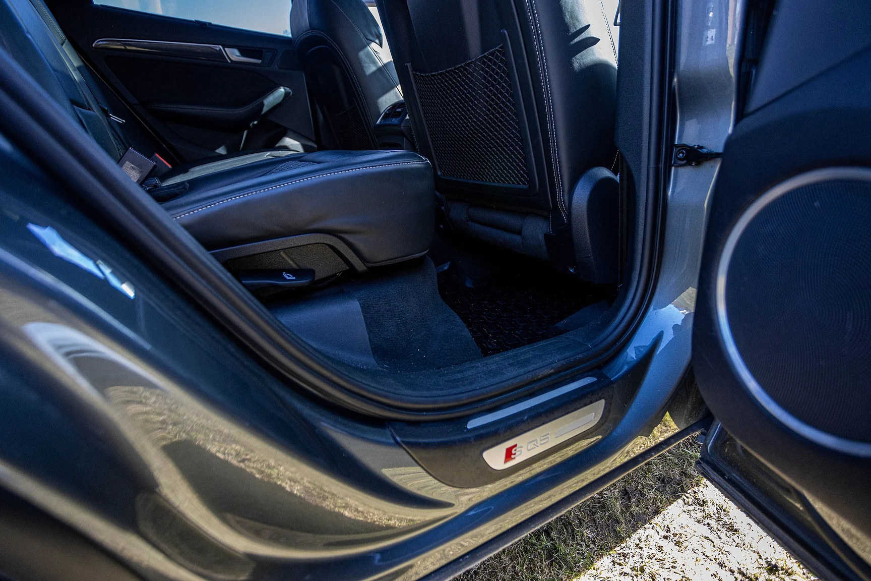 Innenraumfoto von 2017 Audi SQ 5 Plus TDI (40)