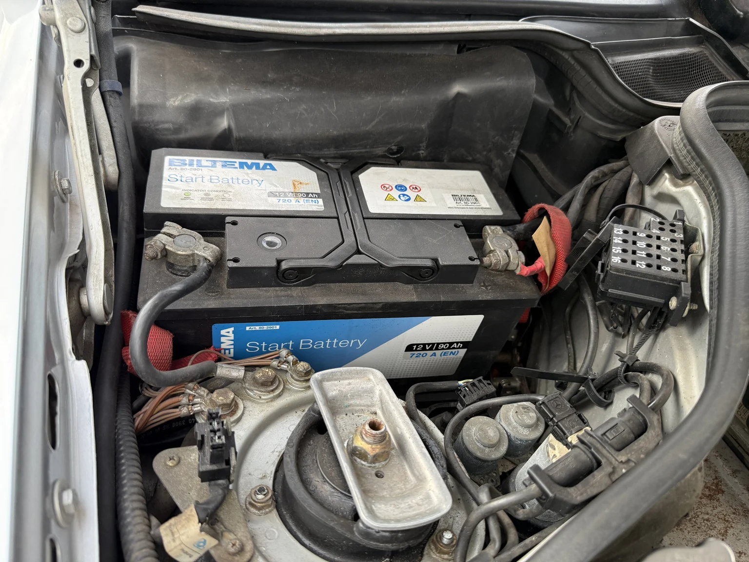 Image of 1994 Mercedes-Benz E 320 T mechanics (6)