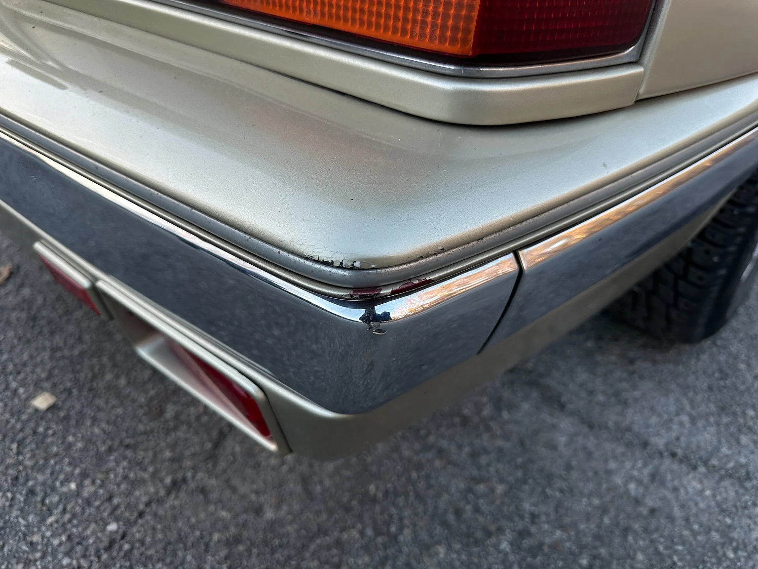 Exterior image of 1989 Cadillac Seville (107)