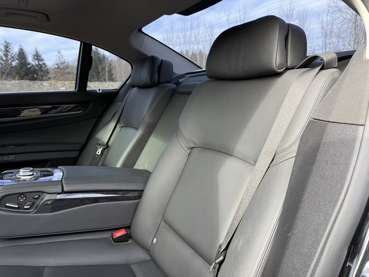 Interior image of 2009 BMW 750Li