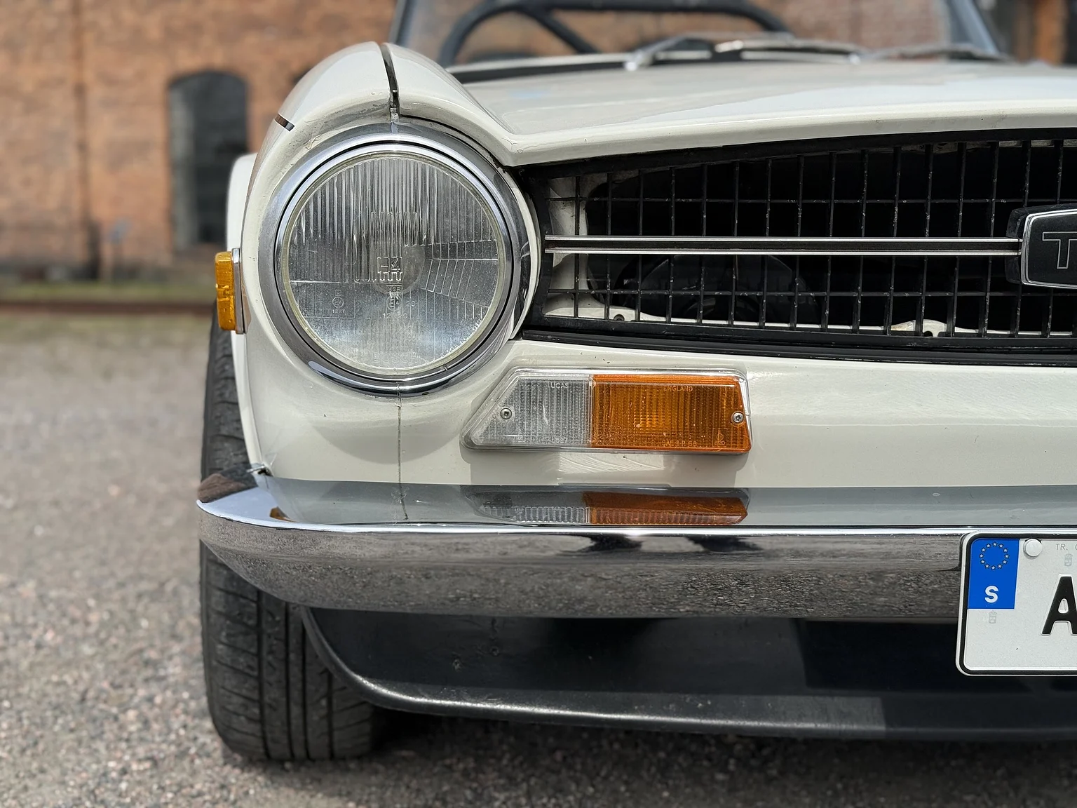 Aussenfoto 1970 Triumph TR6 Hardtop  (17)