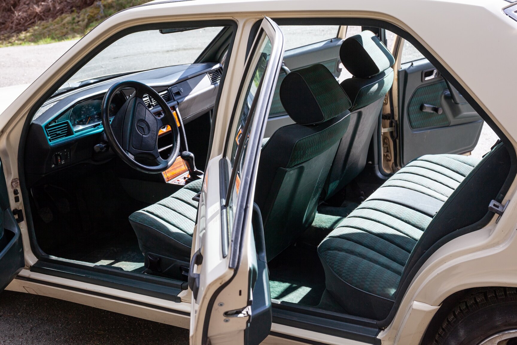Interiörbild 1993 Mercedes-Benz 190 E 2.0