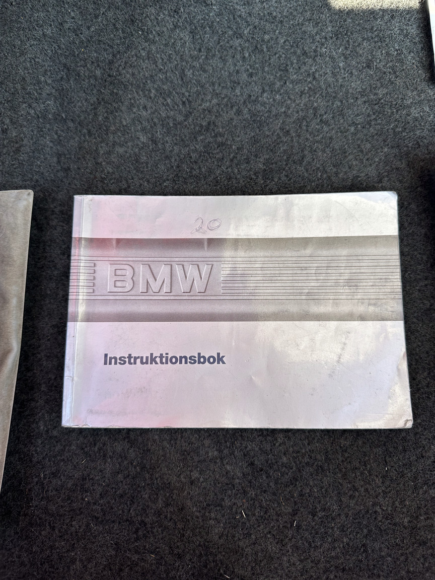 Documentation for 1988 BMW 325 Cabriolet (E30)