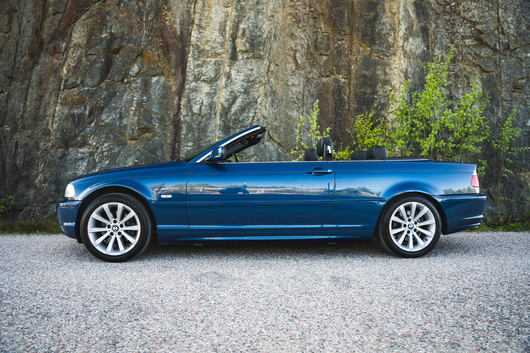 Exteriörbild på 2001 BMW E46 325 Cabriolet (3)