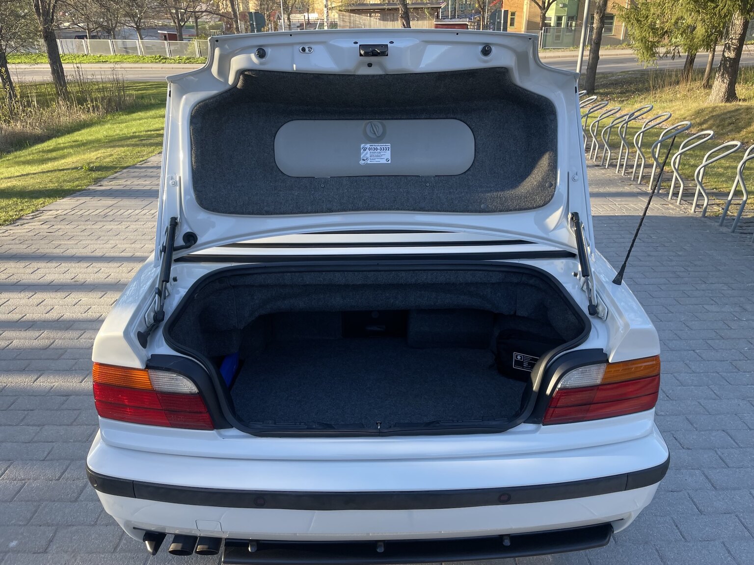 Interior image of 1995 BMW 328 iA Convertible