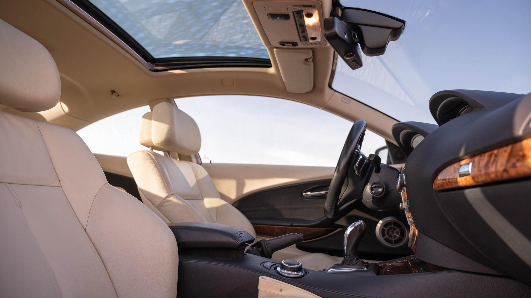 Interior image of 2008 BMW 635d  (20)