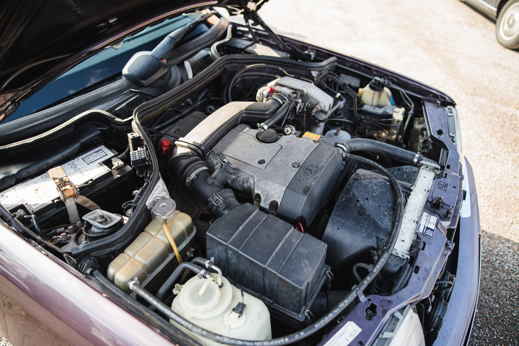 Image of 1993 Mercedes-Benz E 220 mechanics