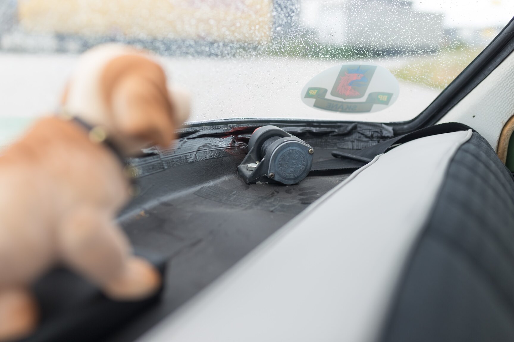 Interior image of 1959 Ford Consul (50)
