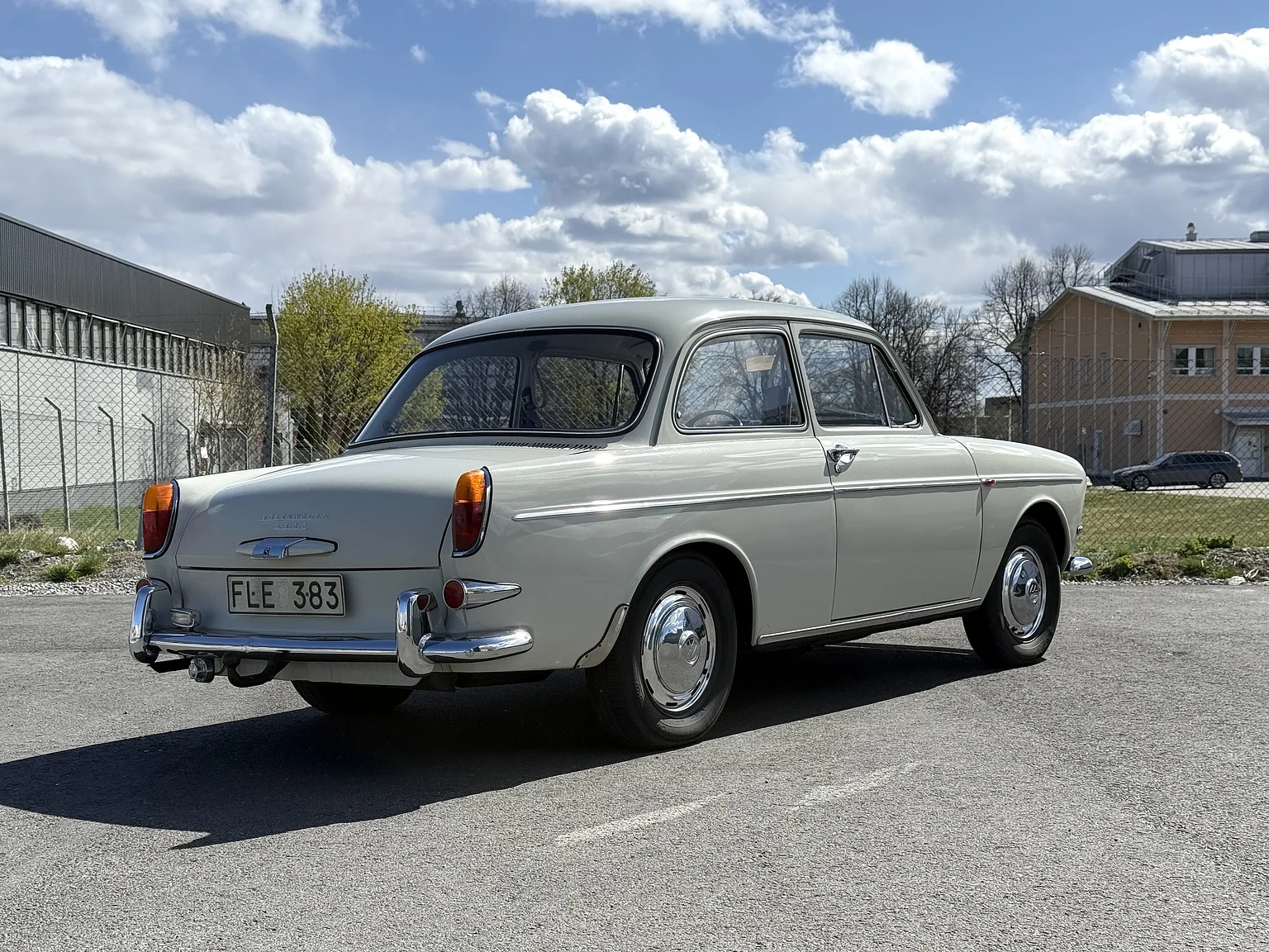 Aussenfoto 1965 Volkswagen 1500 Limousine 311 Notchback (7)