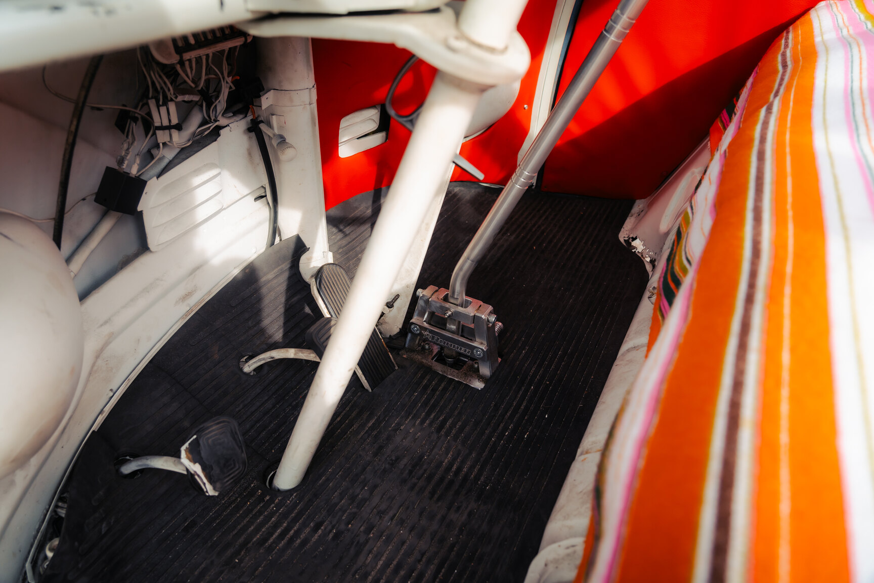 Interior image of 1964 Volkswagen Kleinbus Transporter 1500 Deluxe “21-fönsters Samba”