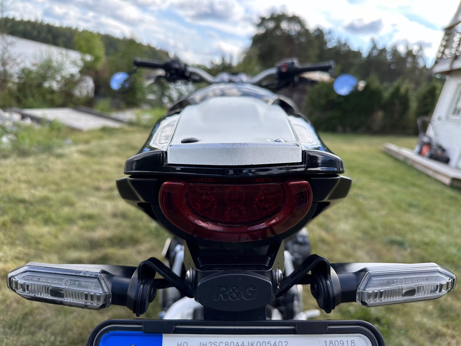 Exteriörbild på 2018 Honda CB1000R
