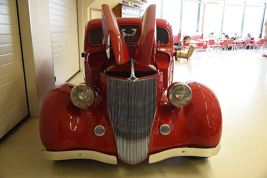 Bild von 1936 Ford Model 68 (44)
