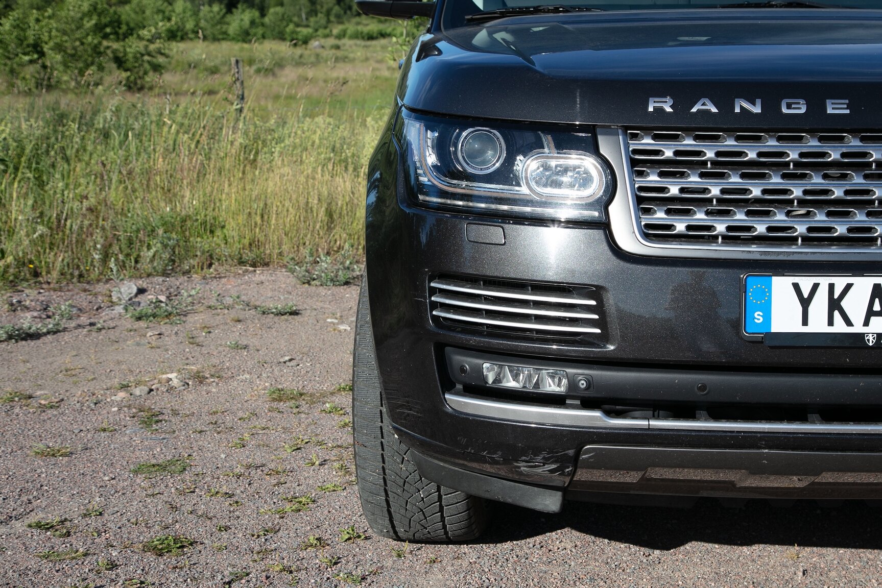 Exterior image of 2014 Land Rover Range Rover 5.0 V8 Autobiography 