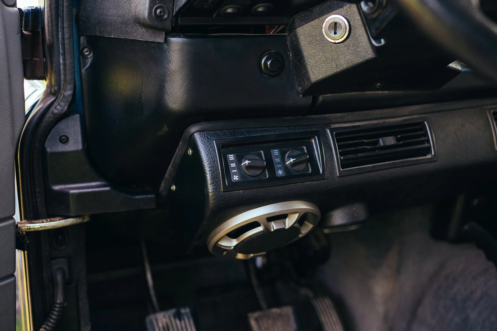 Innenraumfoto von 2002 Land Rover Defender 110 Kombi Td5 (5)