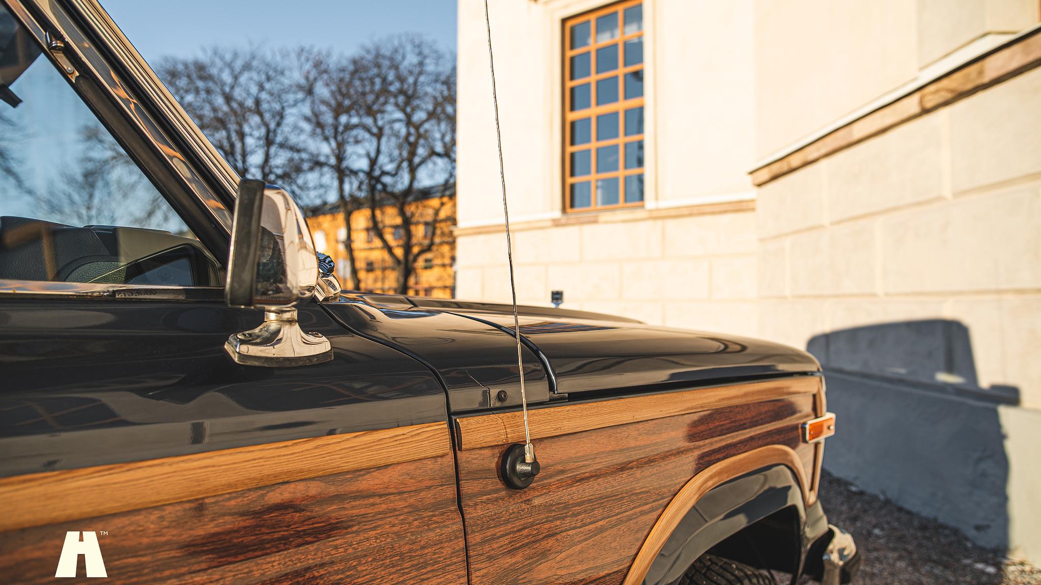 Aussenfoto 2015 Woodland Restomod Grand Wagoneer #002 Euro 6