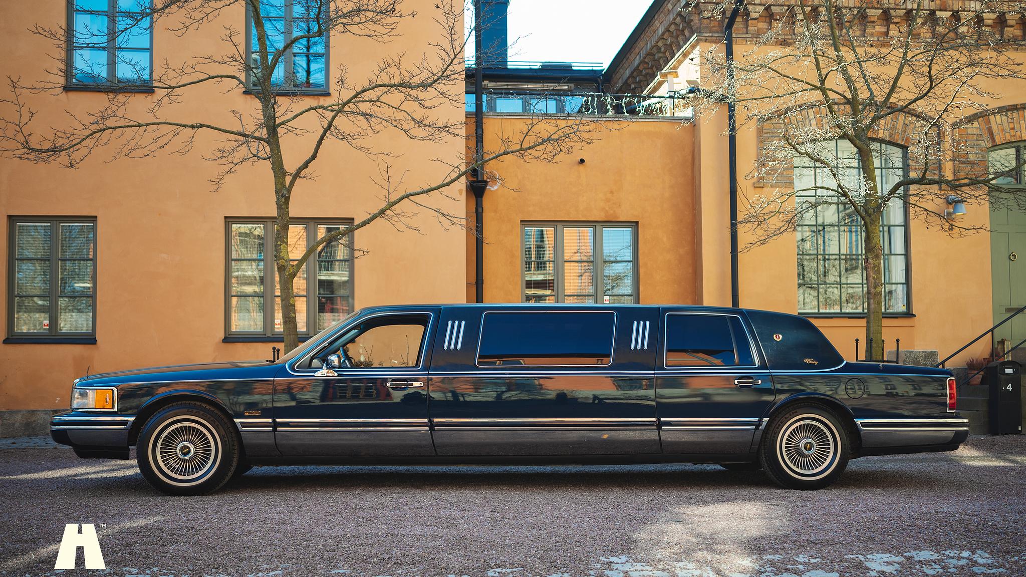 Exteriörbild på 1992 Lincoln Town Car Limousine 