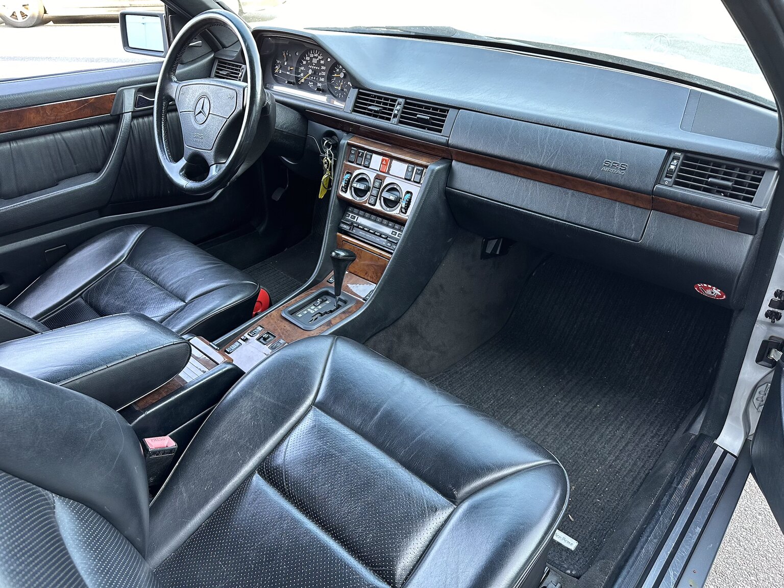Interiörbild 1992 Mercedes-Benz 300 CE-24