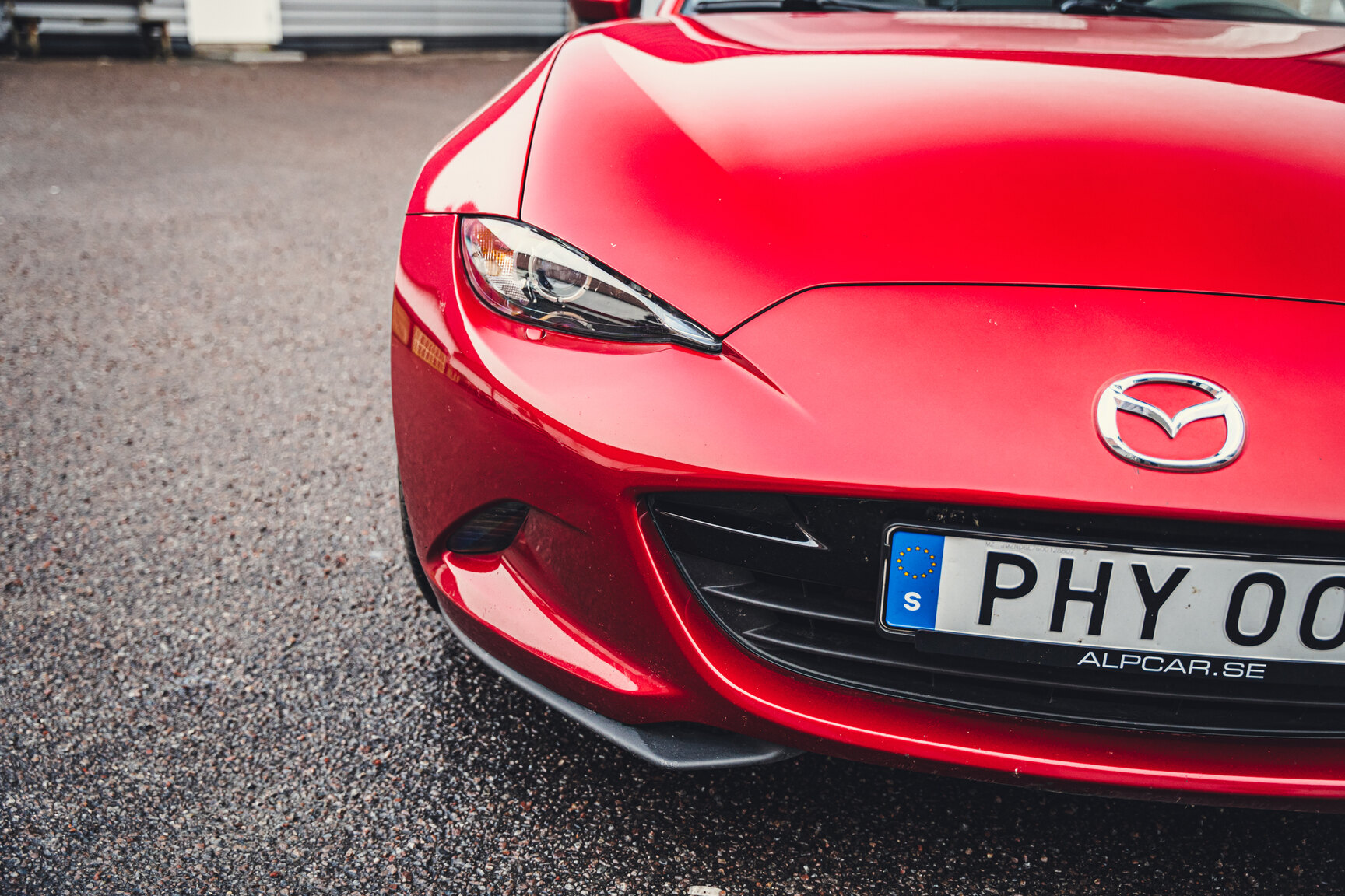 Exteriörbild på 2017 Mazda MX-5 RF - Ett sista race