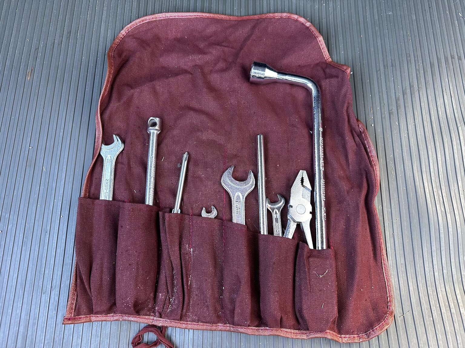 Interiörbild 1975 Mercedes Benz 200