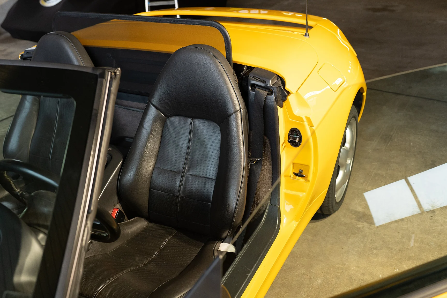 Interiörbild 1995 Lotus Elan Roadster (24)