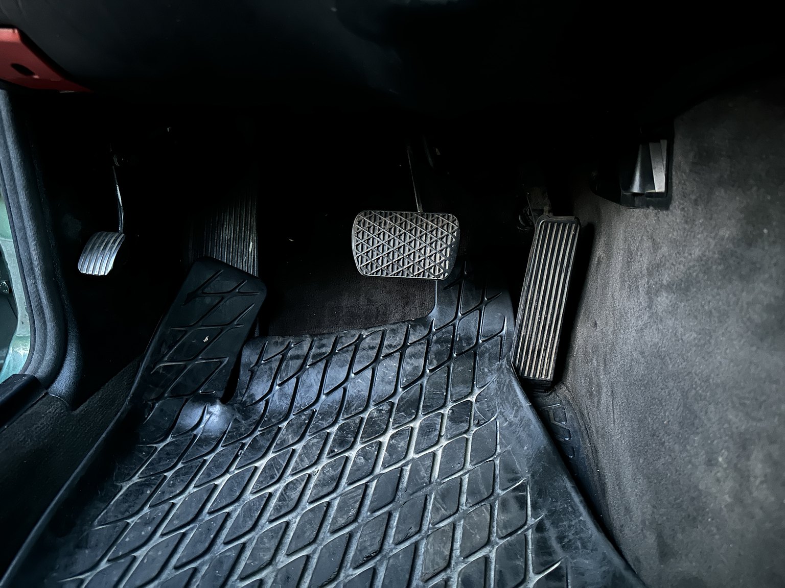 Interior image of 1996 MERCEDES-BENZ E 320 T