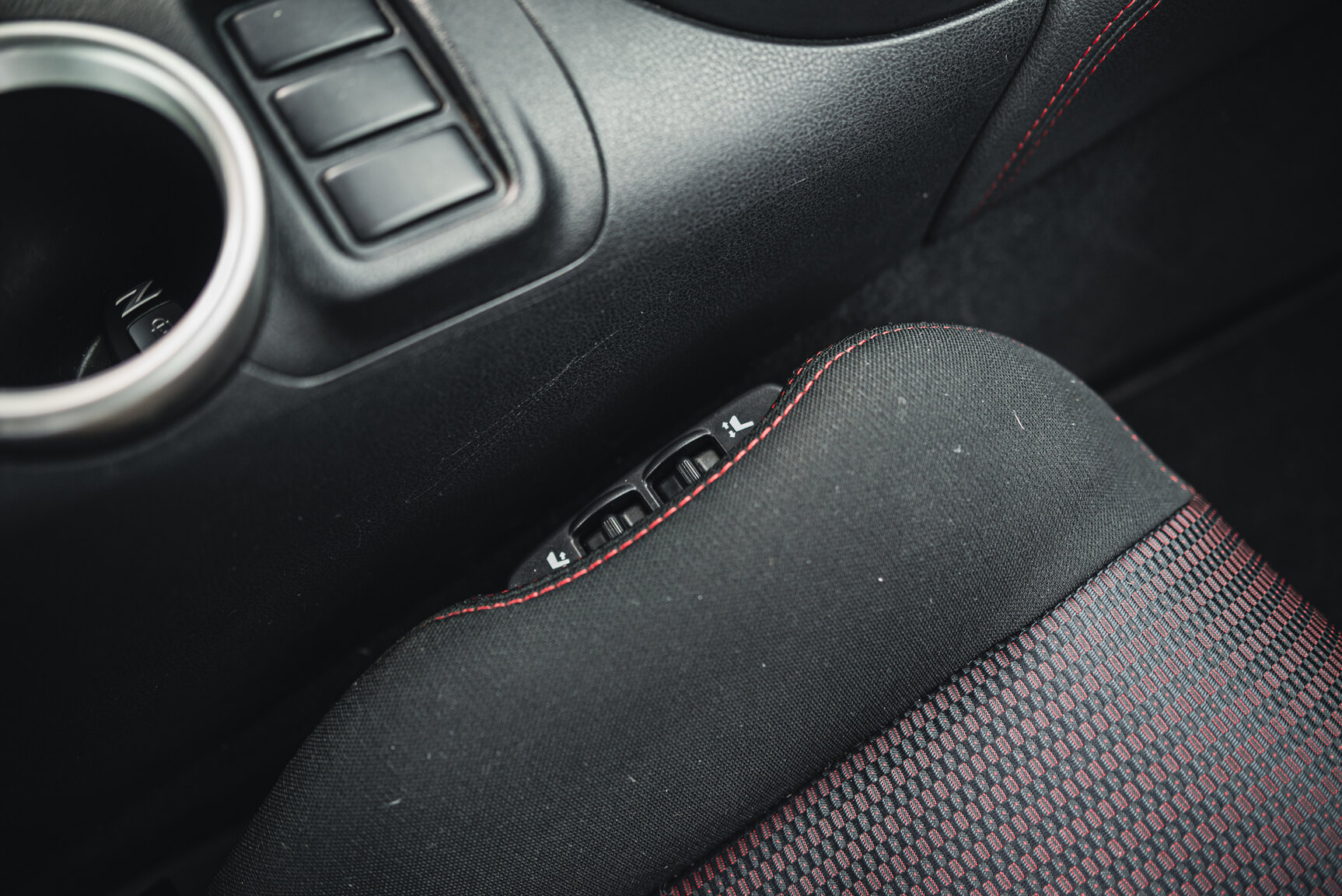 Interior image of 2014 Nissan 370Z Nismo