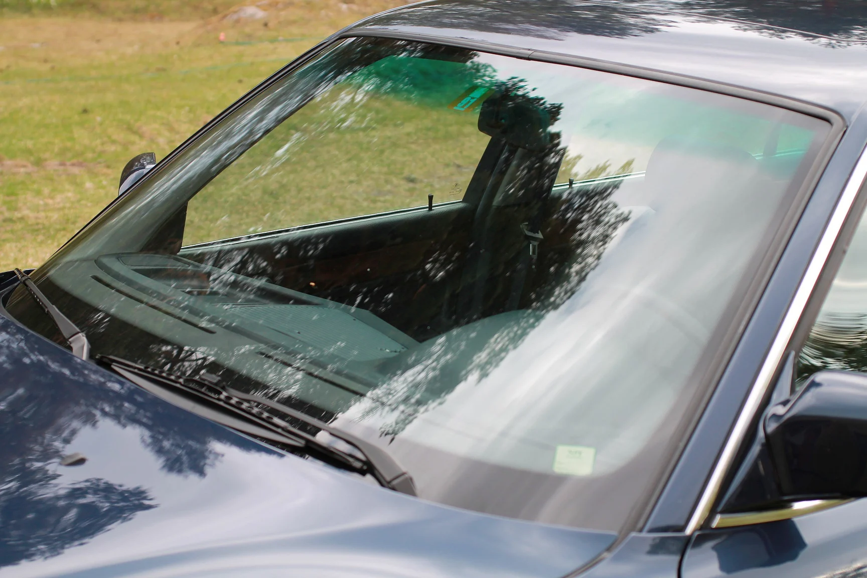 Exterior image of 1989 BMW 750iA (77)