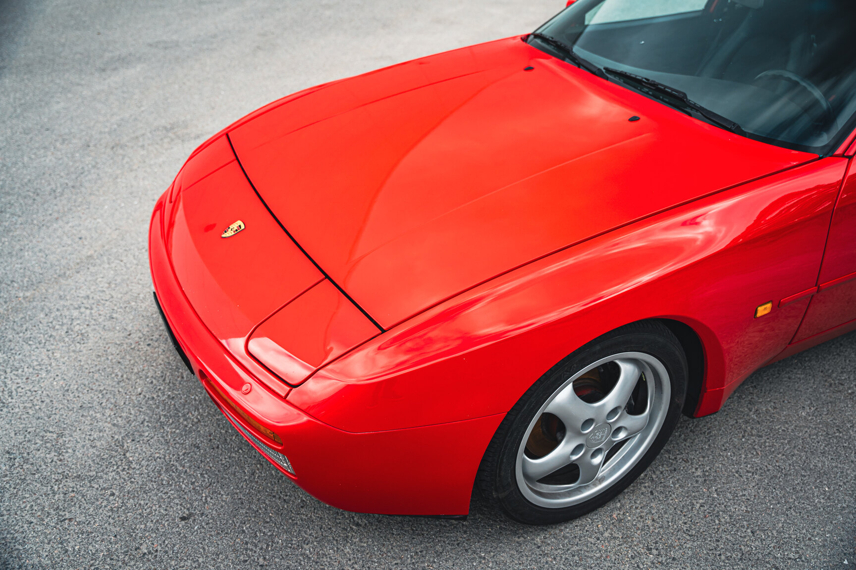 Exterior image of 1990 Porsche 944 Turbo