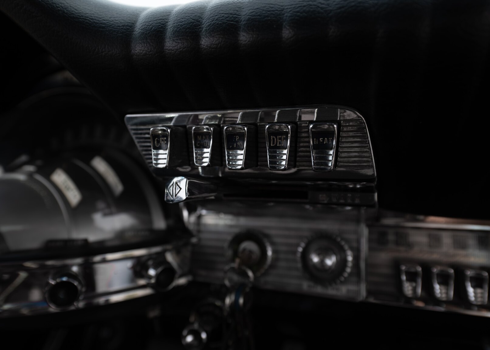 Interior image of 1961 Chrysler New Yorker Sedan (20)