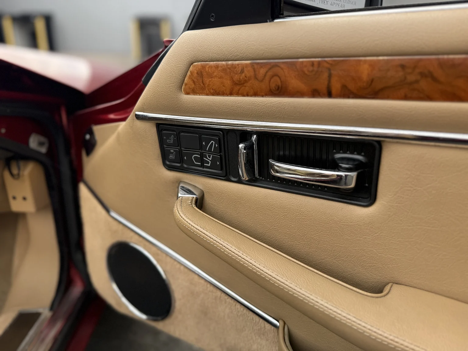 Interior image of 1993 Jaguar XjS Cabriolet (25)