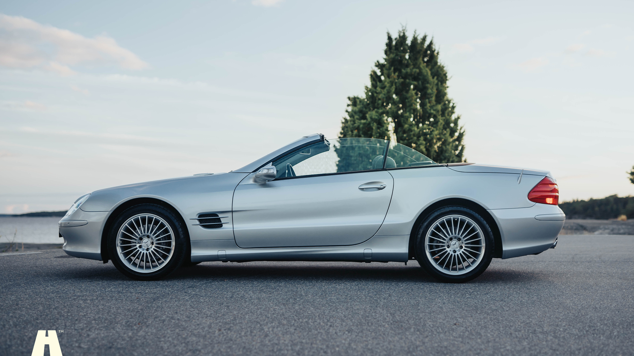 Exterior image of 2006 Mercedes Benz SL350 (16)