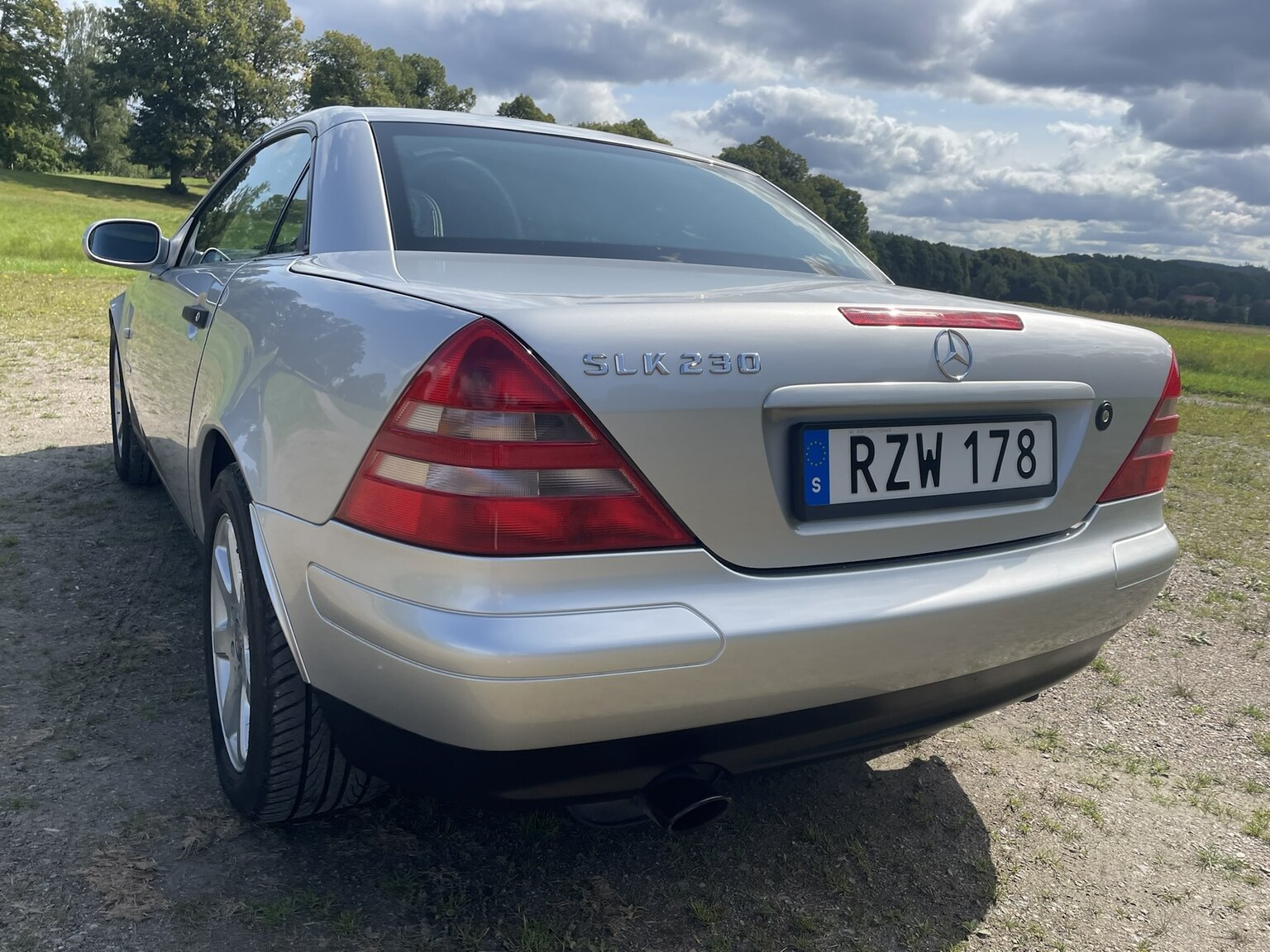 Exteriörbild på 1998 1998 MERCEDES BENZ SLK 230 