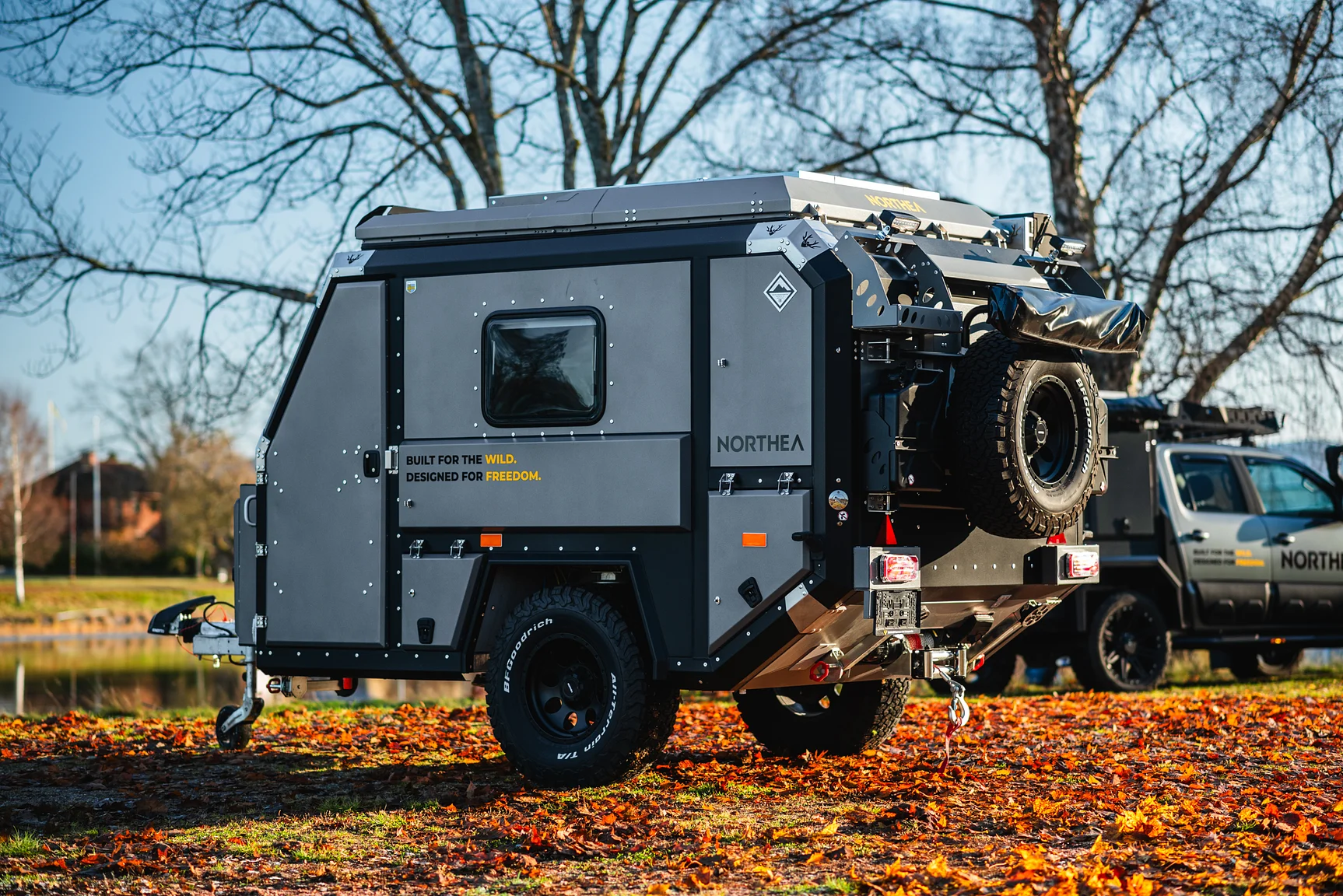Exterior image of 2025 Northea Trailer Expedition Crawler 458i Offgrid-Camper (8)
