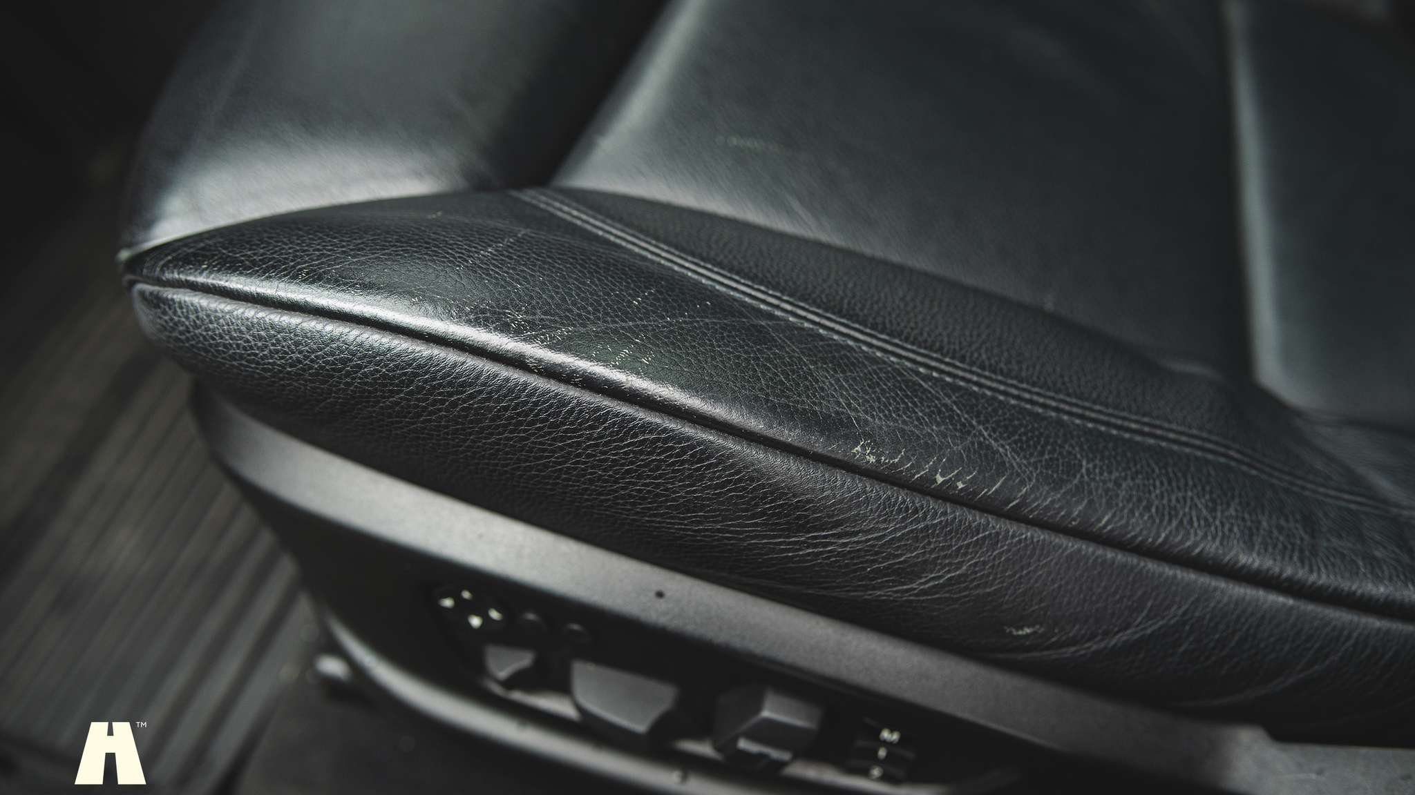 Innenraumfoto von 2010 BMW X6 M Ferrita 555HK (51)