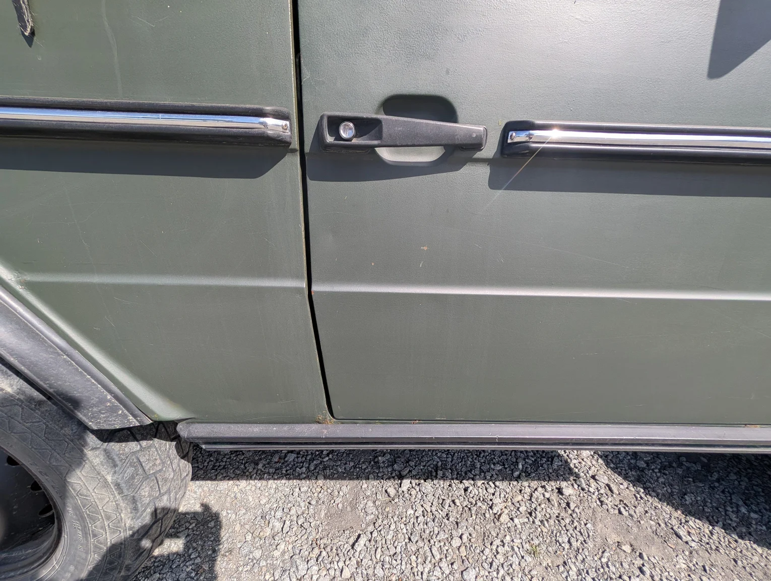 Exterior image of 1987 Mercedes-Benz 240 GD 461 (34)
