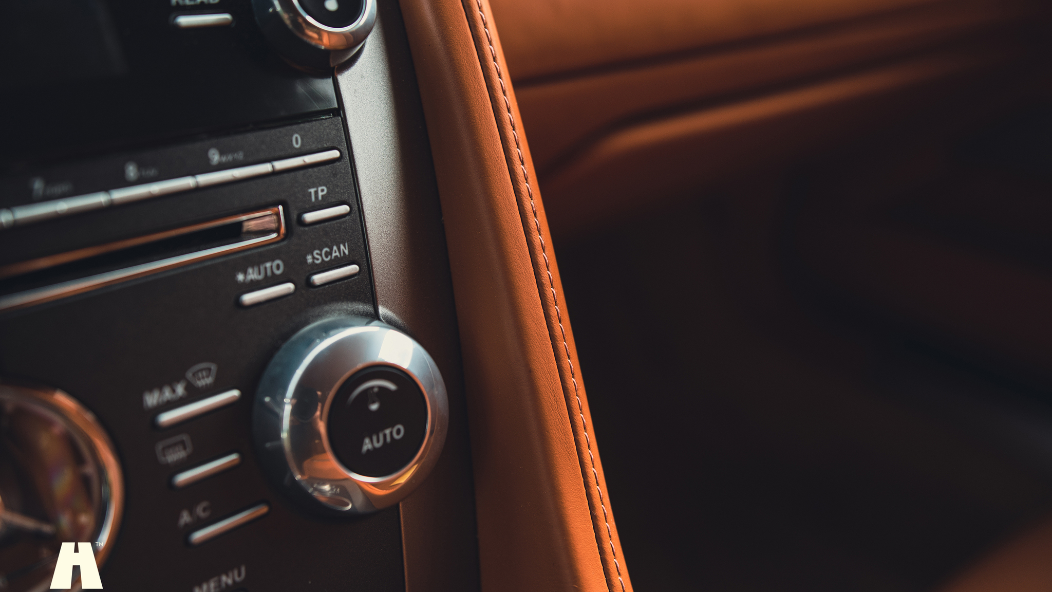 Interiörbild 2014 Aston Martin Rapide S