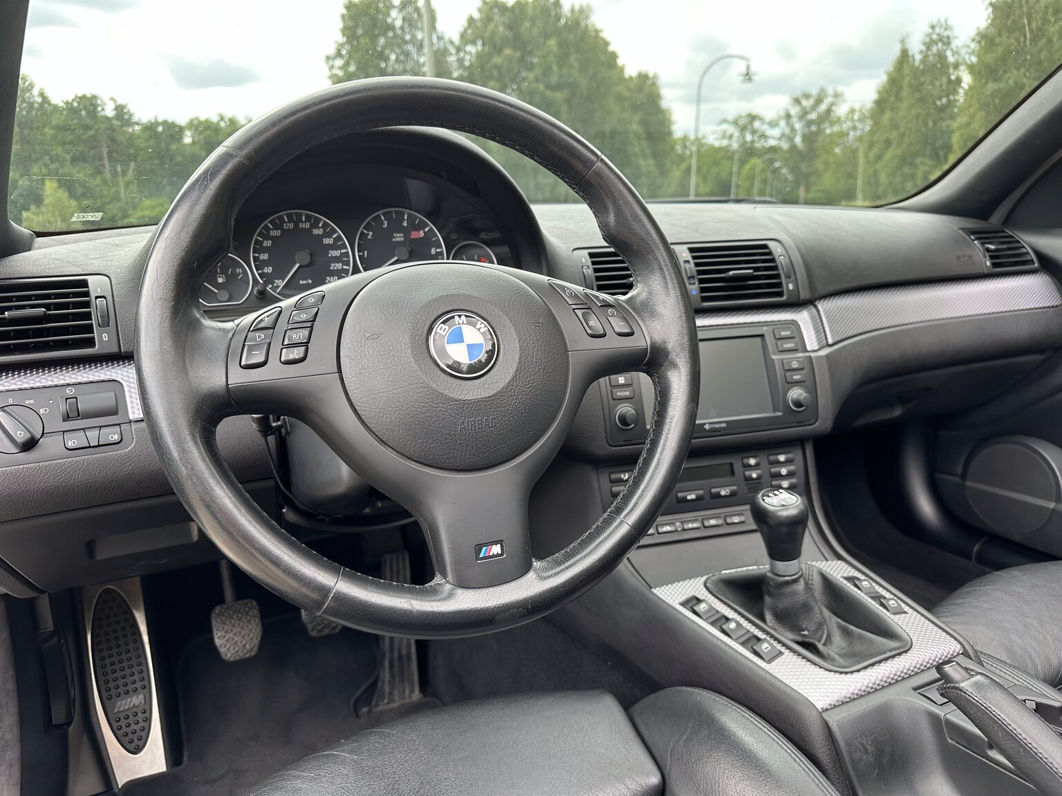 Innenraumfoto von 2005 BMW 330Ci