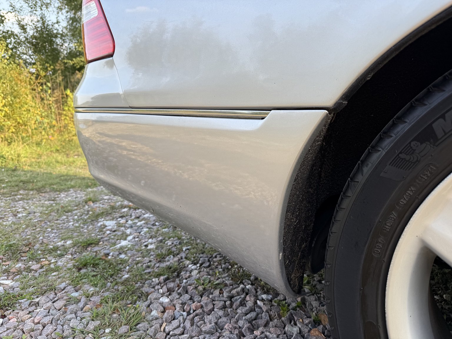 Exterior image of 2005 Lexus LS 430 4.3 V8