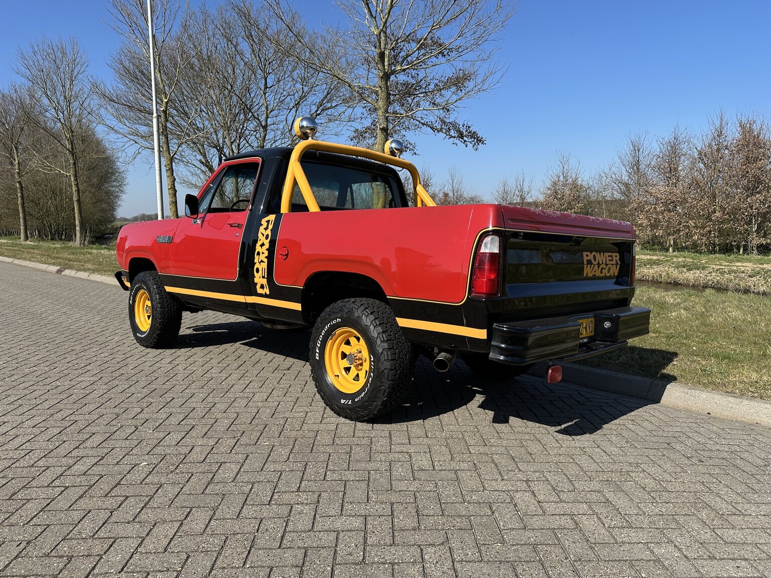 Exterior image of 1979 Dodge Power Wagon Macho