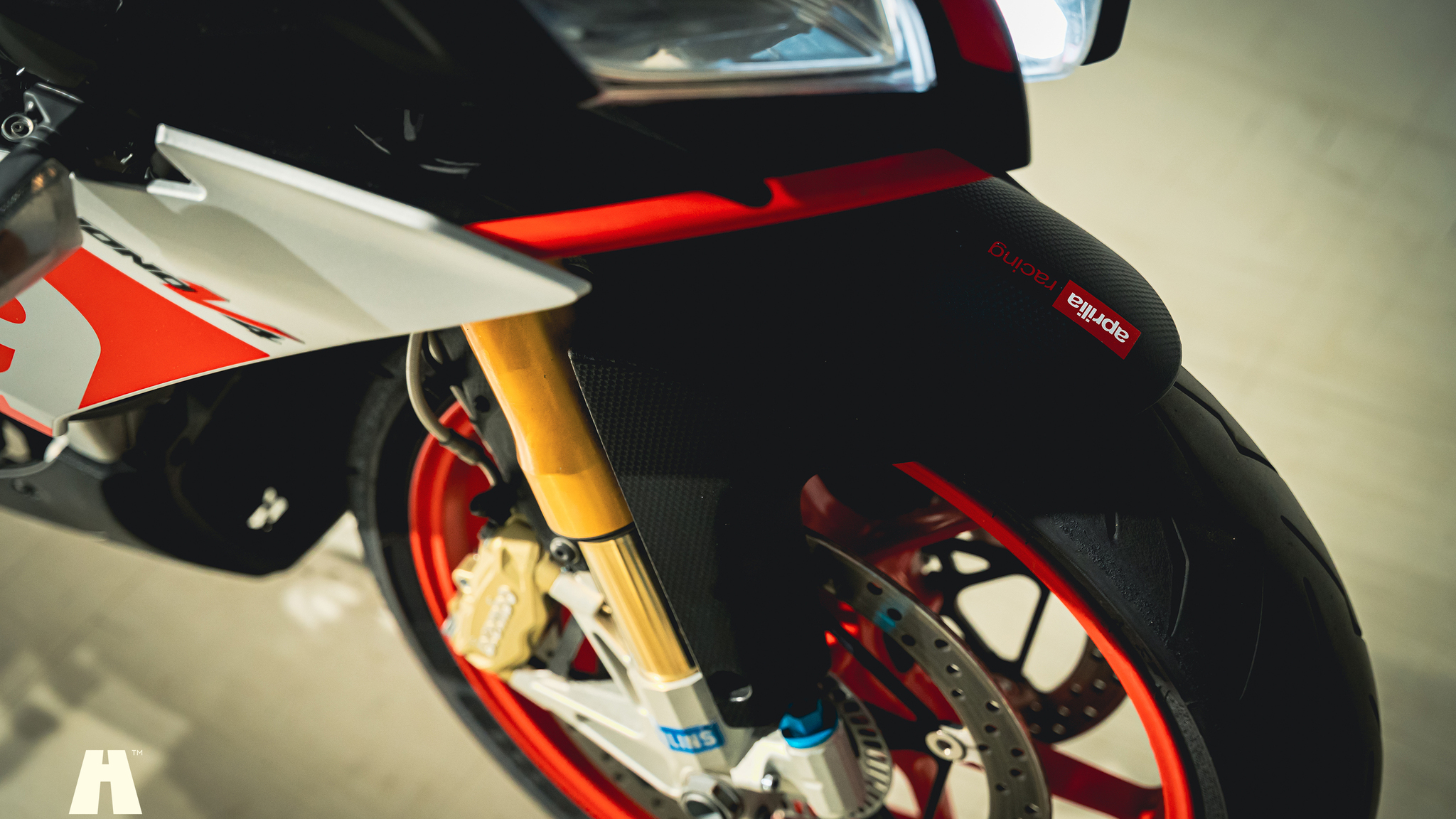 Exterior image of 2016 Aprilia Tuono V4 Factory