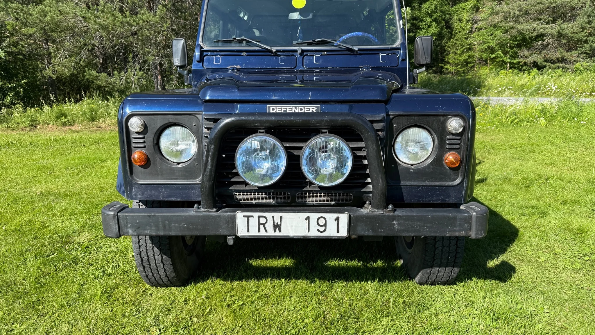 Exteriörbild på 2002 Land Rover Defender 110 Kombi Td5 (4)