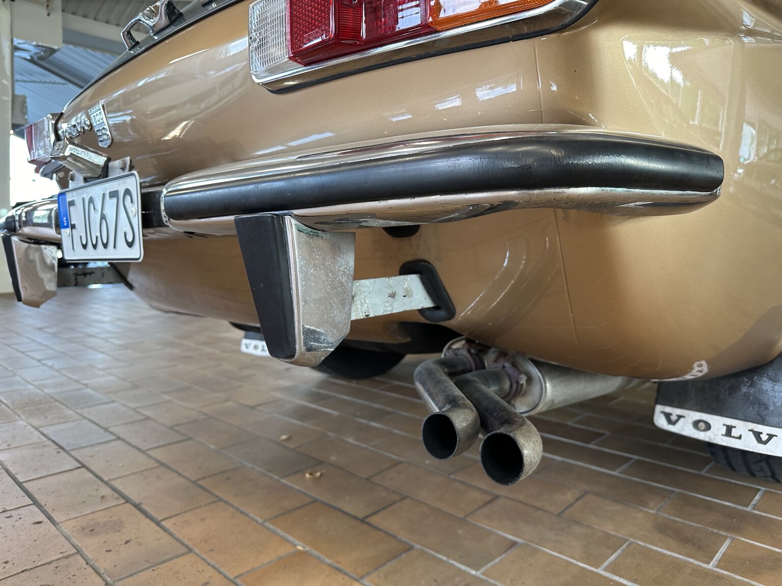 Exterior image of 1973 Volvo 1800 ES (32)