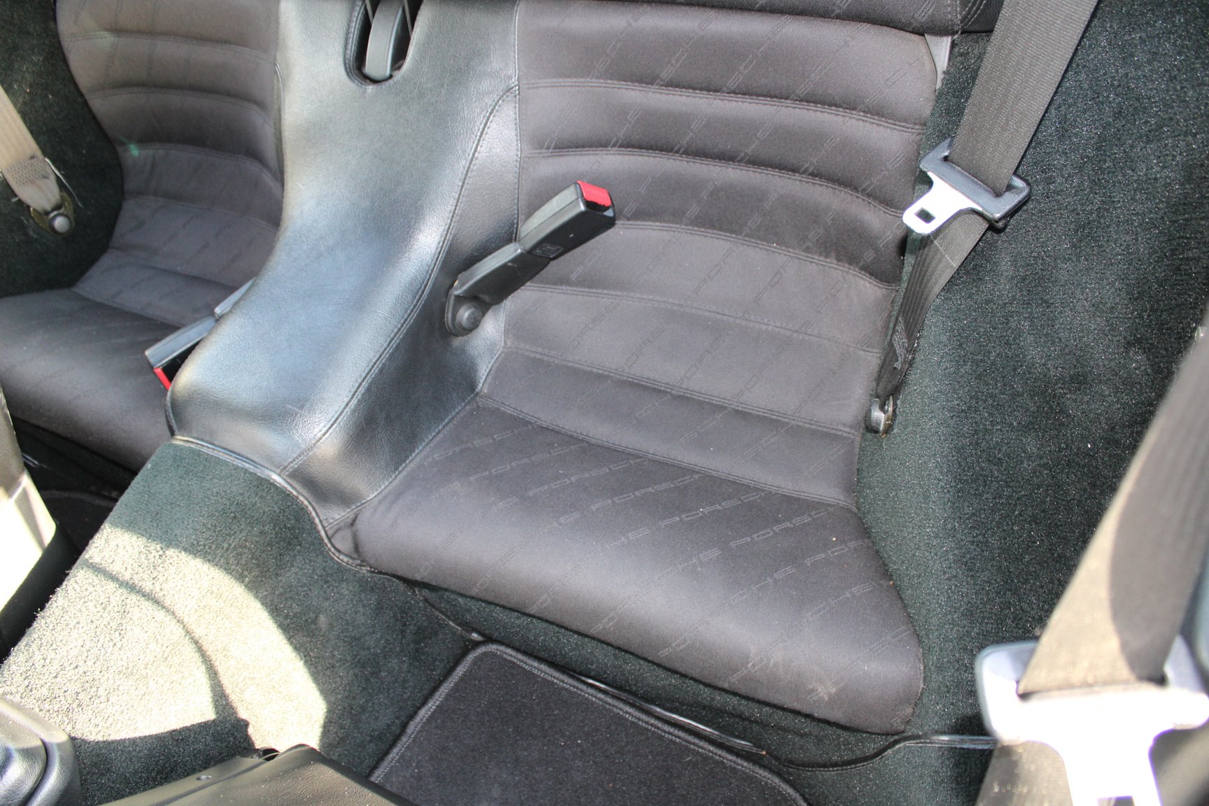 Interior image of 1991 PORSCHE 944 S2
