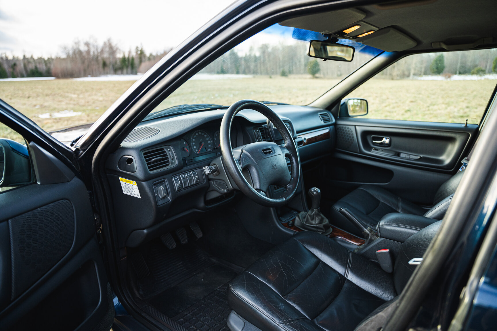 Interior image of 2000 Volvo V70 XC